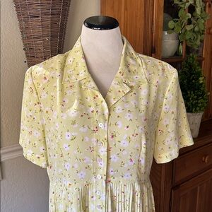 Liz Claiborne Light Yellow Button Down Pleated Floral Maxi Dress Size 12